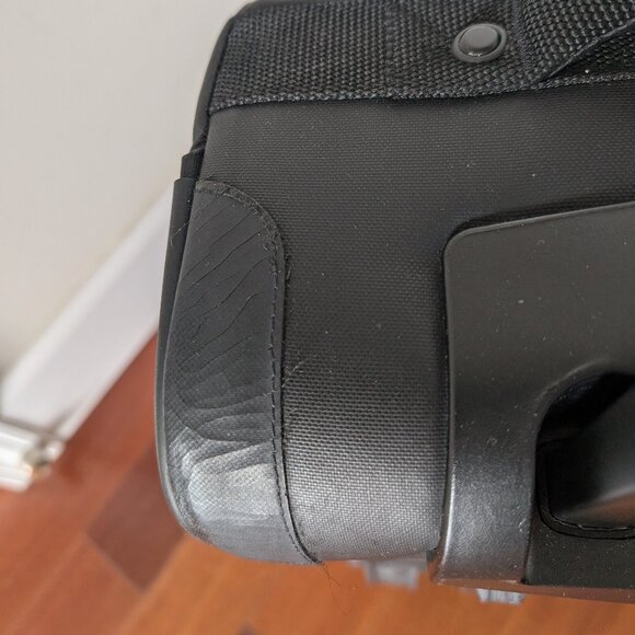 Eagle Creek Flatbed Carry-On Rollaboard 20" Wheeled Duffel, 38L - Picture 11 of 16